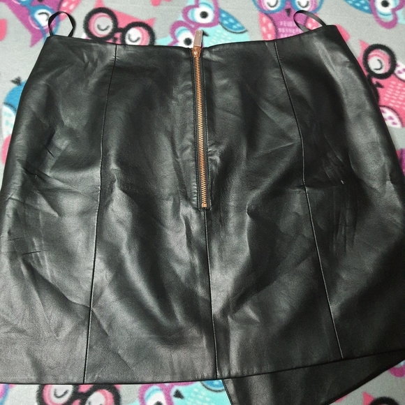 New Ted Baker Asymmetrical Leather Skirt Medium - Picture 2 of 5